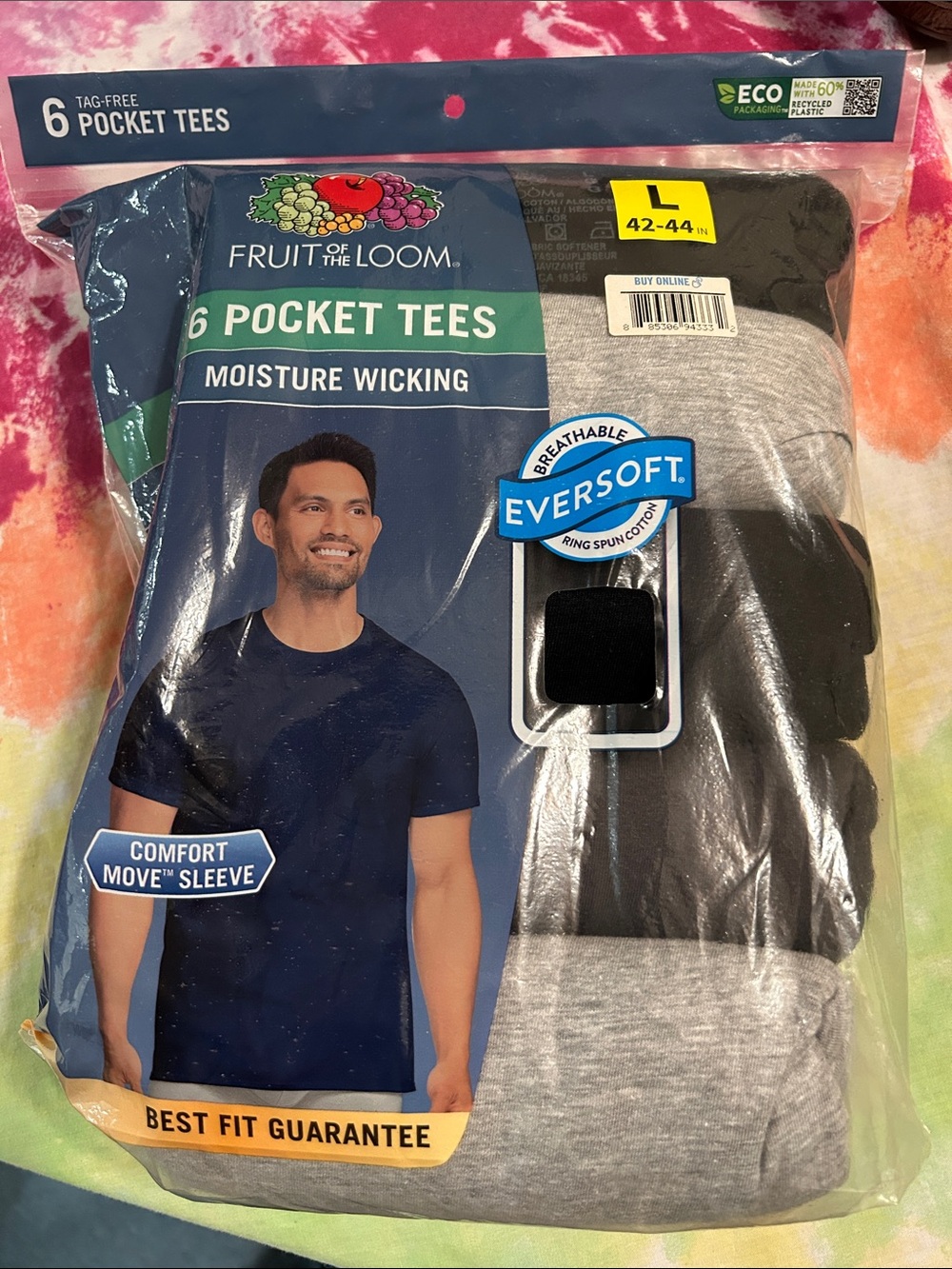 Fruit of the Loom NWT pocket tees size L